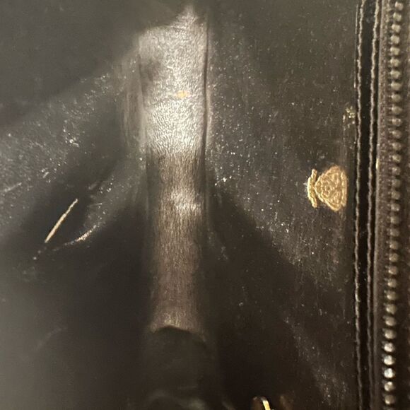 Black and Gold Crossbody Bag with Skull Clasp - Picture 7 of 11